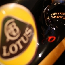 Lotus F1 Team Reveals E20, Also Uses Step-Down Nost