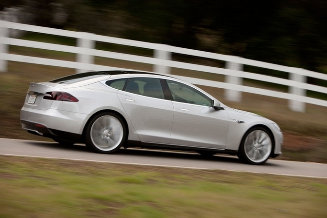 Tesla quer ter carros com tecnologia autónoma a 90% na estrada dentro de três anos Tesla quer ter carros com tecnologia autónoma a 90% na estrada dentro de três anos