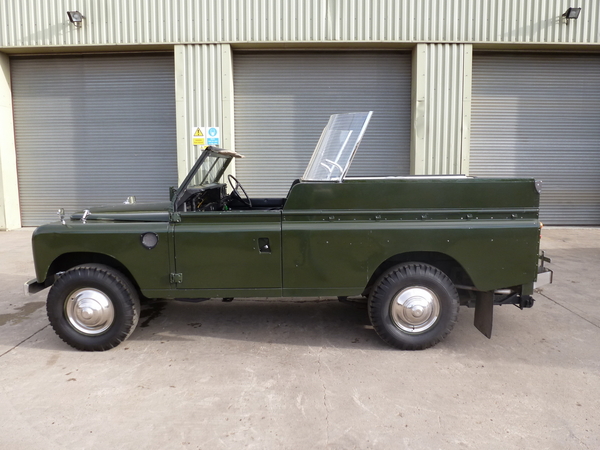 Land Rover Series III Royal Review State V