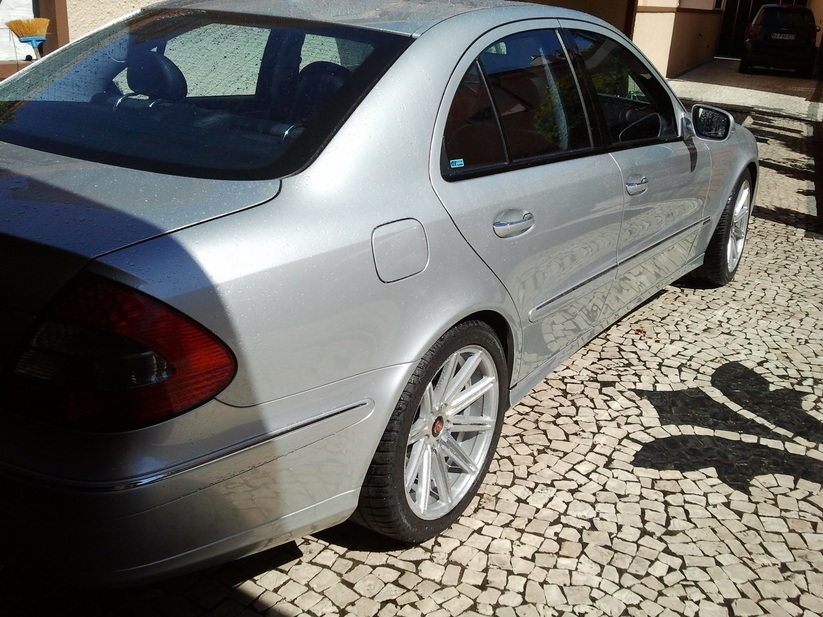 Mercedes-Benz E 220 CDI Automatic