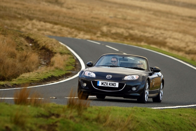 Mazda MX-5 Coupé Cabriolet 2.0i Kendo