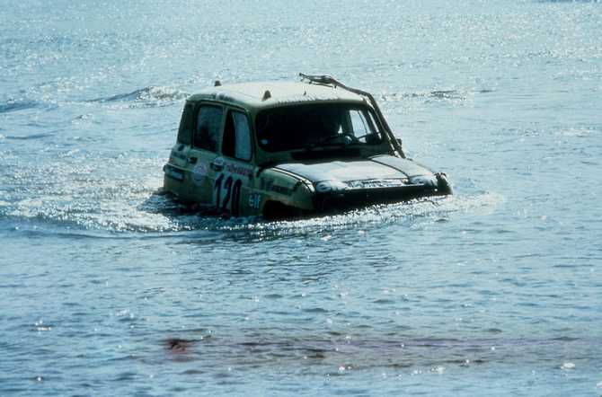 O Renault 4 foi um sucesso entre os safaris e rális em todo o mundo