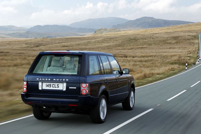 Land Rover presents the 2011 Range Rover Land Rover presents the 2011 Range Rover