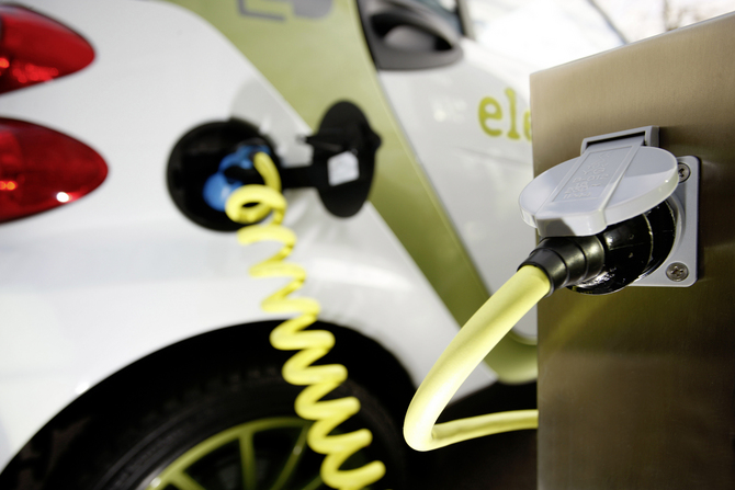 Governments investing in alternative fuel technologies Governments investing in alternative fuel technologies