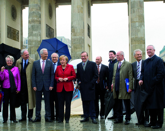 Governments investing in alternative fuel technologies Governments investing in alternative fuel technologies