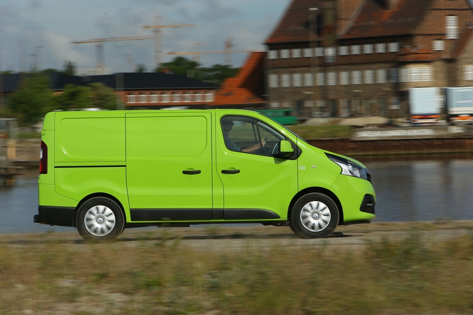 Renault Master Furgão Cabina Prolongada 7L Tracção L2 3.3T 2.3 dCi S&S