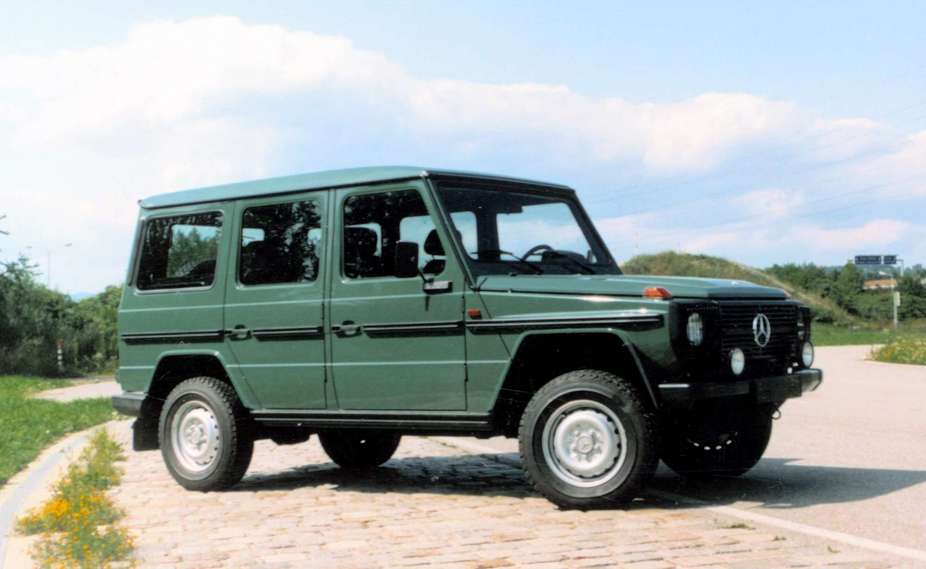 Mercedes-Benz 290 GD Lang Station Wagon