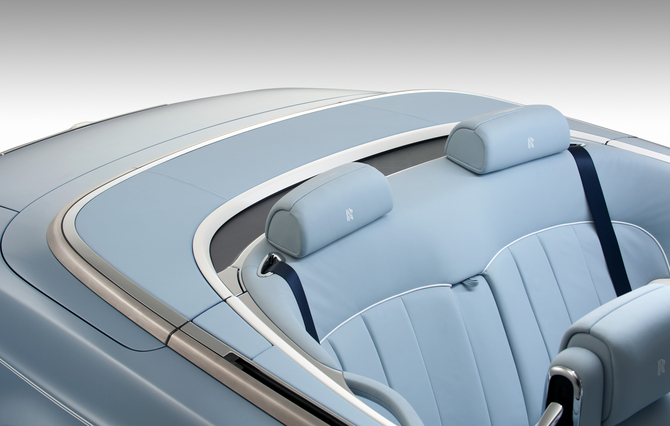 Rolls-Royce Shows Art Deco Inspired Cars in Paris