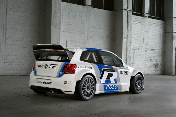 Carlos Sainz Working Closely with Volkswagen to Develop WRC Car Carlos Sainz Working Closely with Volkswagen to Develop WRC Car