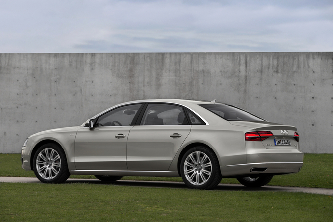 Audi A8 L 6.3 W12 FSI quattro tiptronic