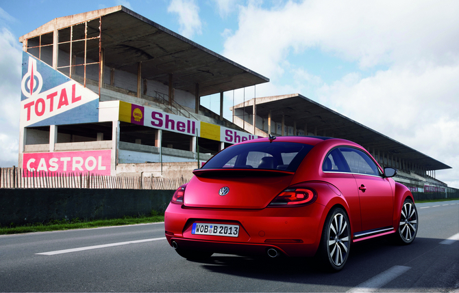 Volkswagen unveils new Beetle Volkswagen unveils new Beetle