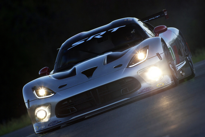 A grande surpresa foi a apresentação de uma versão de corrida do novo Viper A grande surpresa foi a apresentação de uma versão de corrida do novo Viper