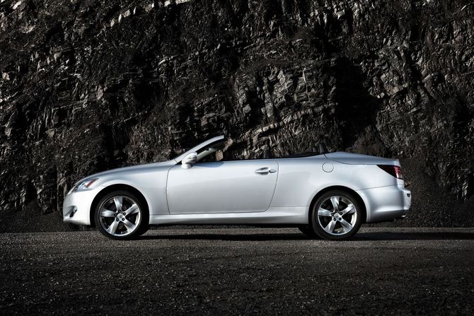 Lexus IS C 350 RWD