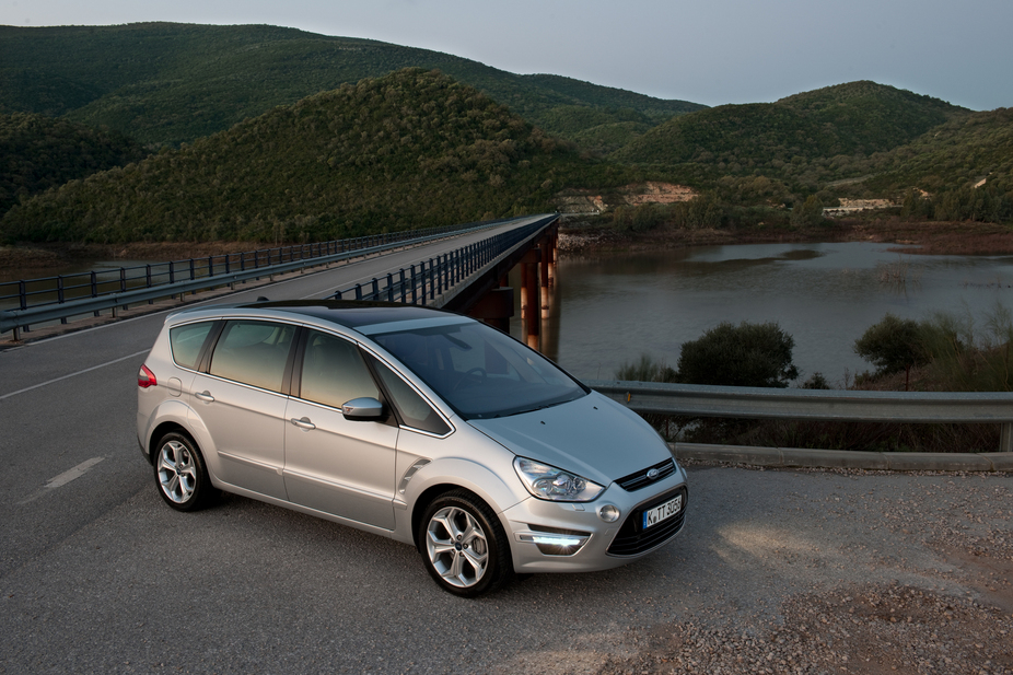 Ford S-MAX 2.0TDCi PowerShift 163cv Titanium 7L
