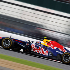 Webber takes pole in Silverstone as McLaren struggles