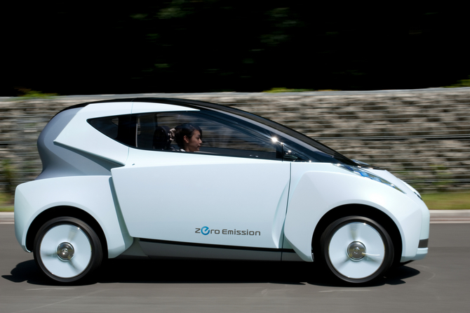 The styling will be adapted to the Twizy The styling will be adapted to the Twizy