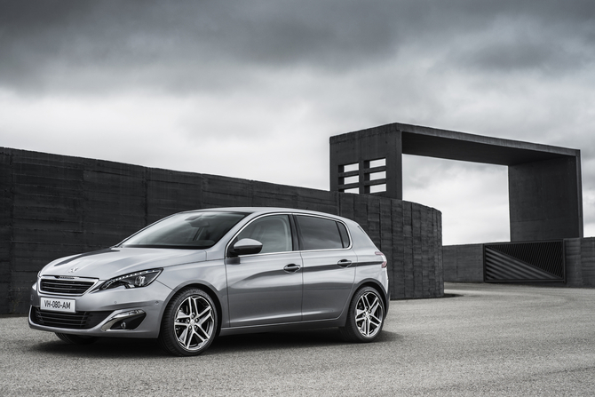 Peugeot auf der IAA Frankfurt 2013