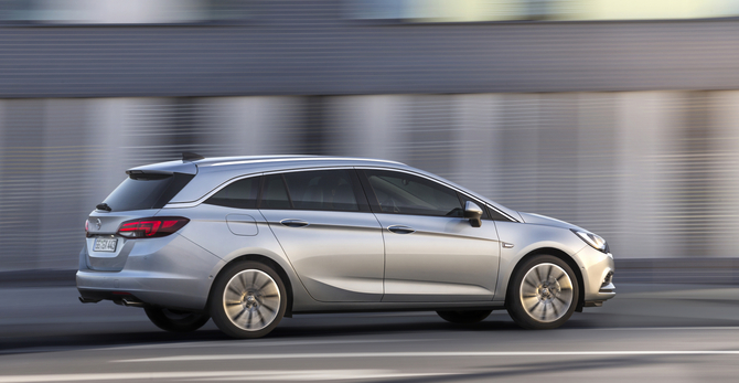 the new generation Sports Tourer displays the same dimensions as the previous model but provides more space for occupants and luggage the new generation Sports Tourer displays the same dimensions as the previous model but provides more space for occupants and luggage