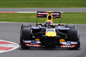 Webber takes pole in Silverstone as McLaren struggles