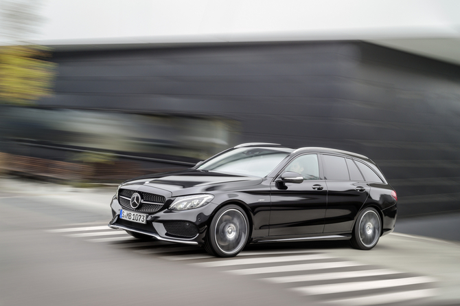 The engine has a 367hp output and 520Nm of torque matted with a 7G-Tronic seven-speed automatic transmission The engine has a 367hp output and 520Nm of torque matted with a 7G-Tronic seven-speed automatic transmission