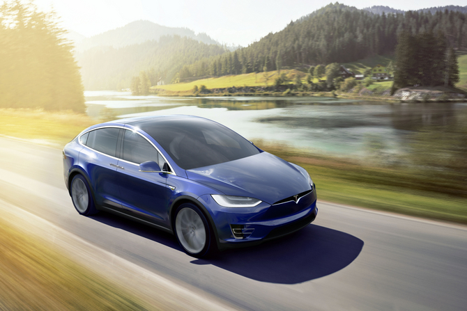 Tesla Model X 90D