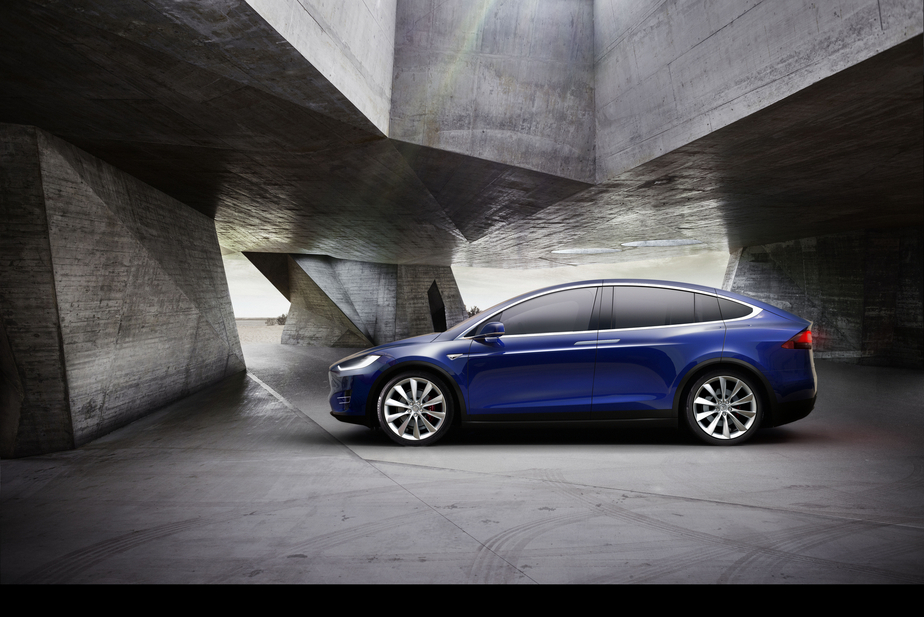 Tesla Model X 90D