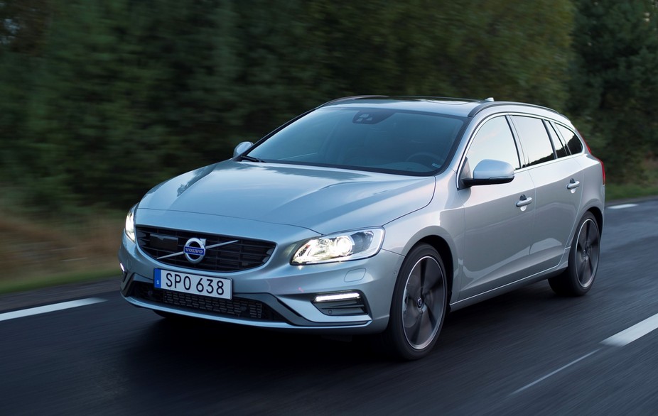 Volvo V60 D6 AWD R-Design PHEV Geartronic