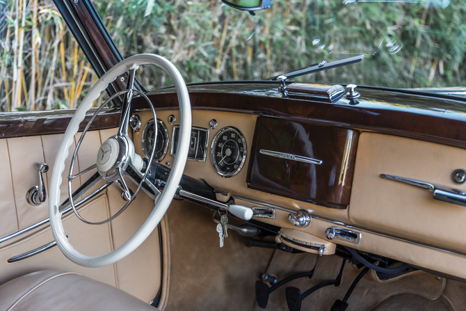 Mercedes-Benz 220 A Cabriolet 