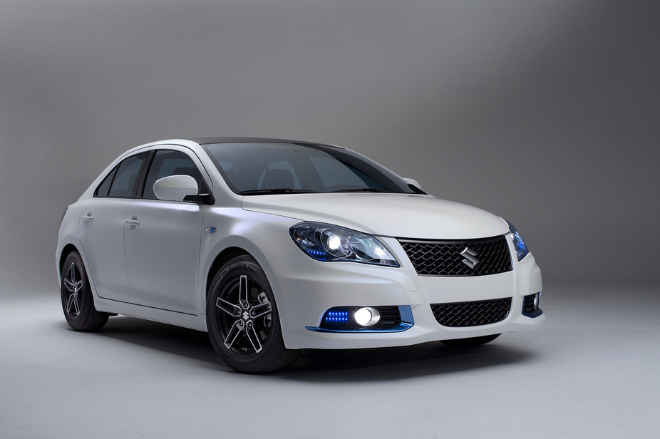 Suzuki debut Kizashi EcoCharge and Apex in New York 