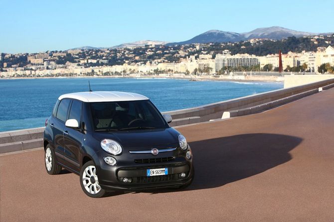 O Fiat 500 de cinco-portas vai partilhar a mesma plataforma com o 500L O Fiat 500 de cinco-portas vai partilhar a mesma plataforma com o 500L