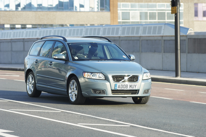 Volvo V50 T5