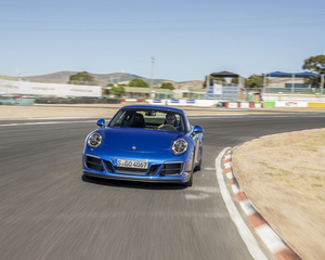 911 Carrera 4 GTS PDK