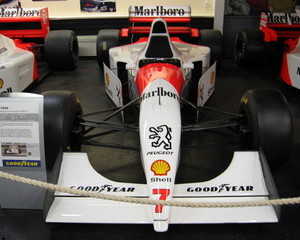 MP4/9