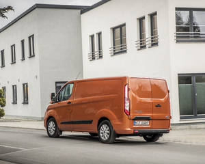 Transit Custom Van Ambiente 310L2 2.0TDCi H1 - Teto Baixo